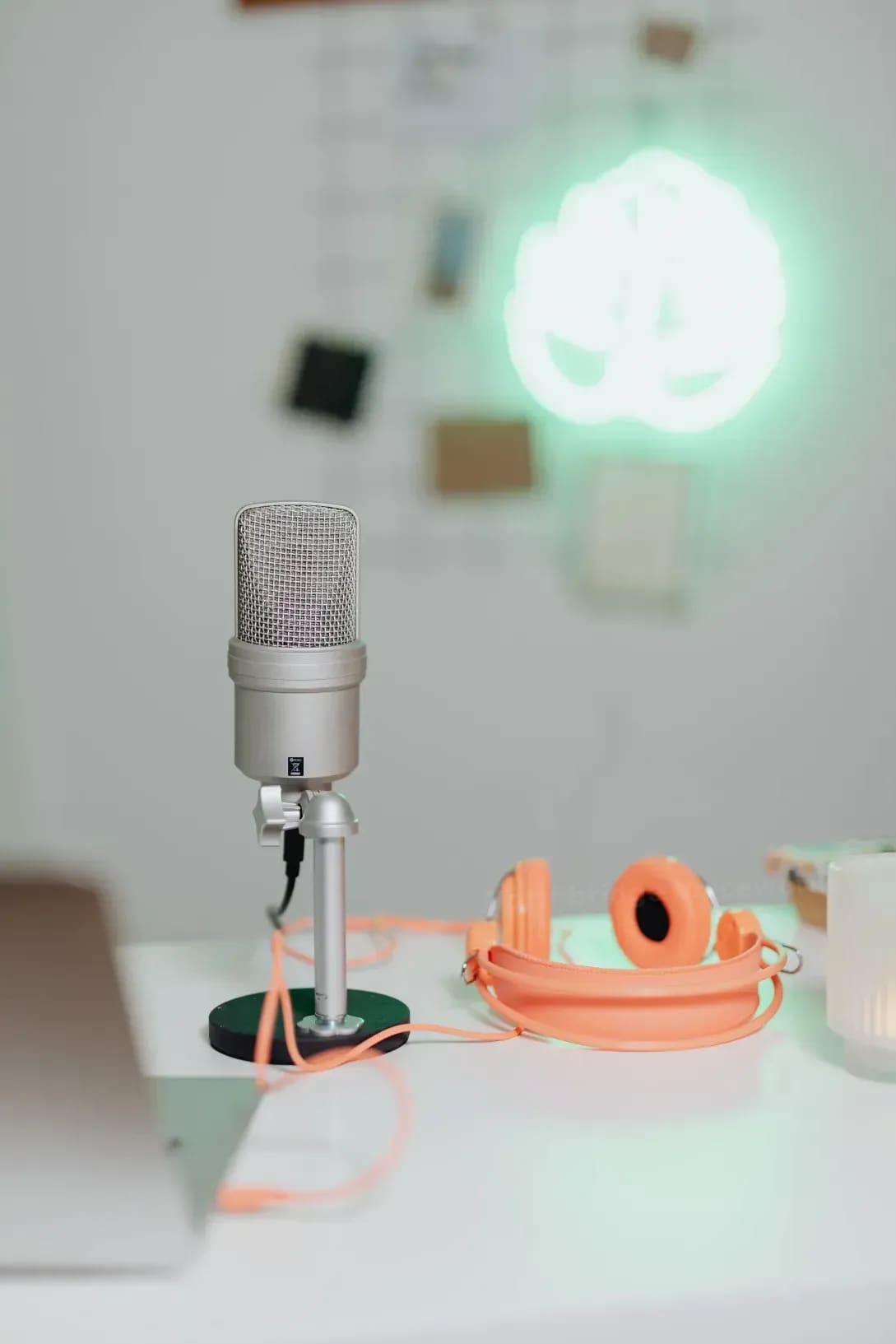 How to Choose the Right Voice for Your Brand Story